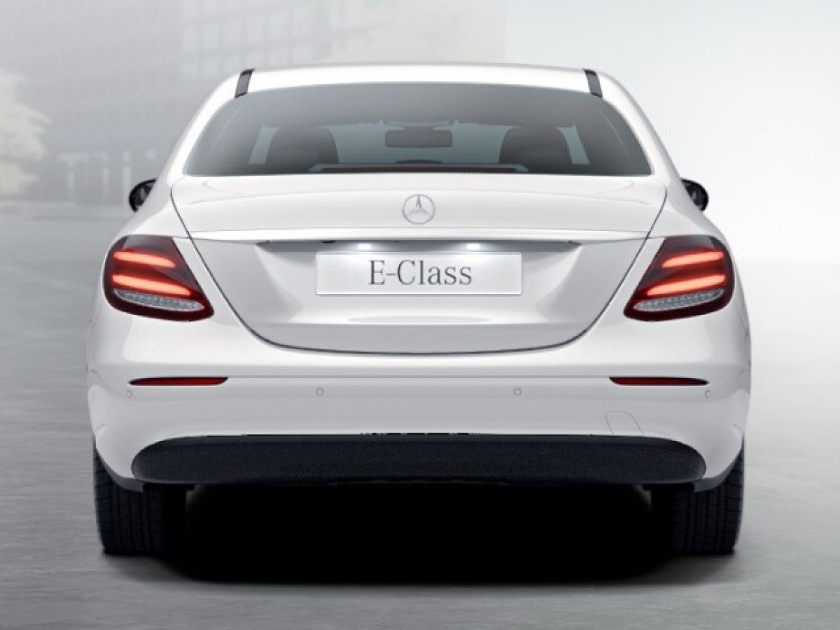 Базовое исполнение Mercedes E класс